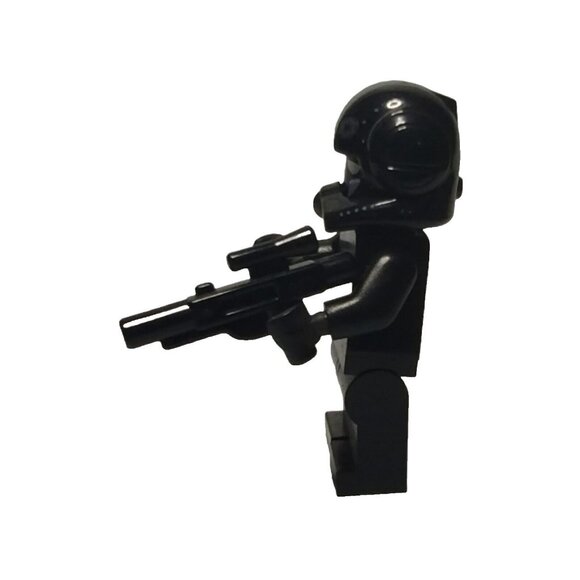 Lego Star Wars Tie Fighter Pilot with Blaster Rifle Complete - Picture 3 of 4